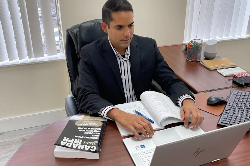 Alejandro Gonzalez, Consultor de Inmigración Canadiense Regulamentado (RCIC)